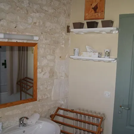 Manoir De La Pataudiere Bed & Breakfast 3*