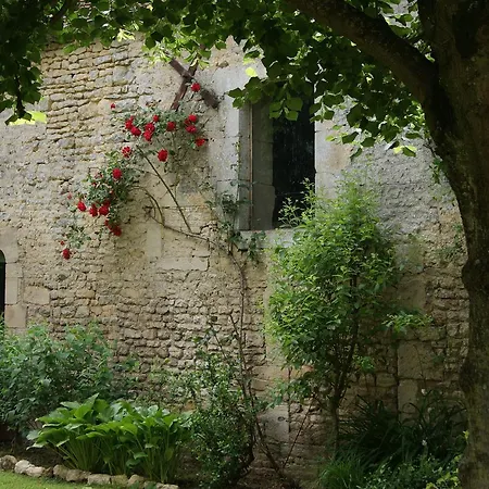 Manoir De La Pataudiere Bed & Breakfast 3*